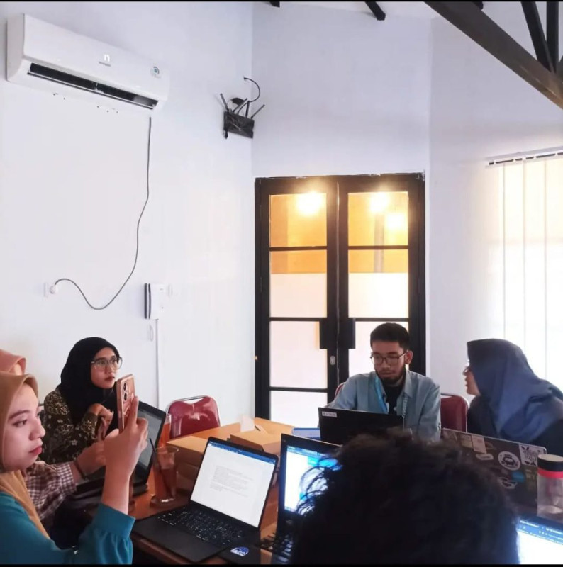 Regional Community Consolidation in Yogyakarta in Welcoming the Global Power Up Action: Transition to Solutions